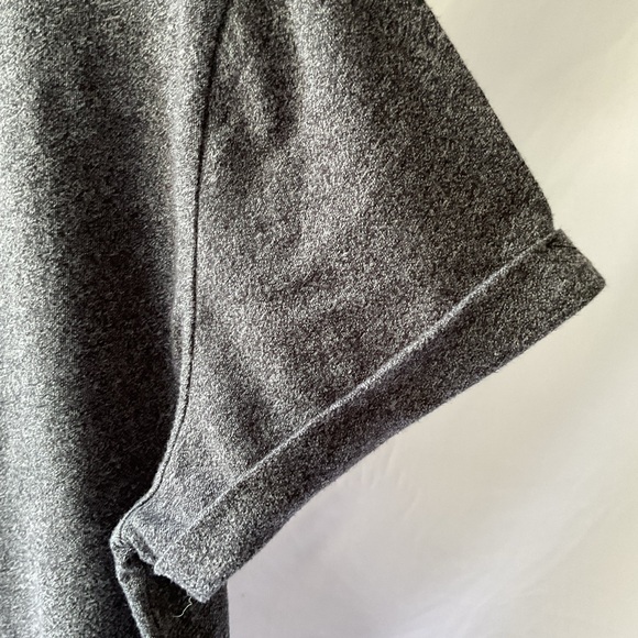 ⭐️see package deal* Hollister curved hem tshirt men’s XS - Picture 3 of 8